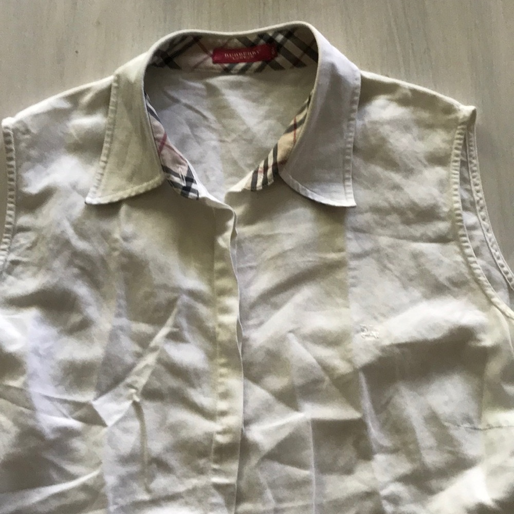Authentic Burberry button down sleeveless top
